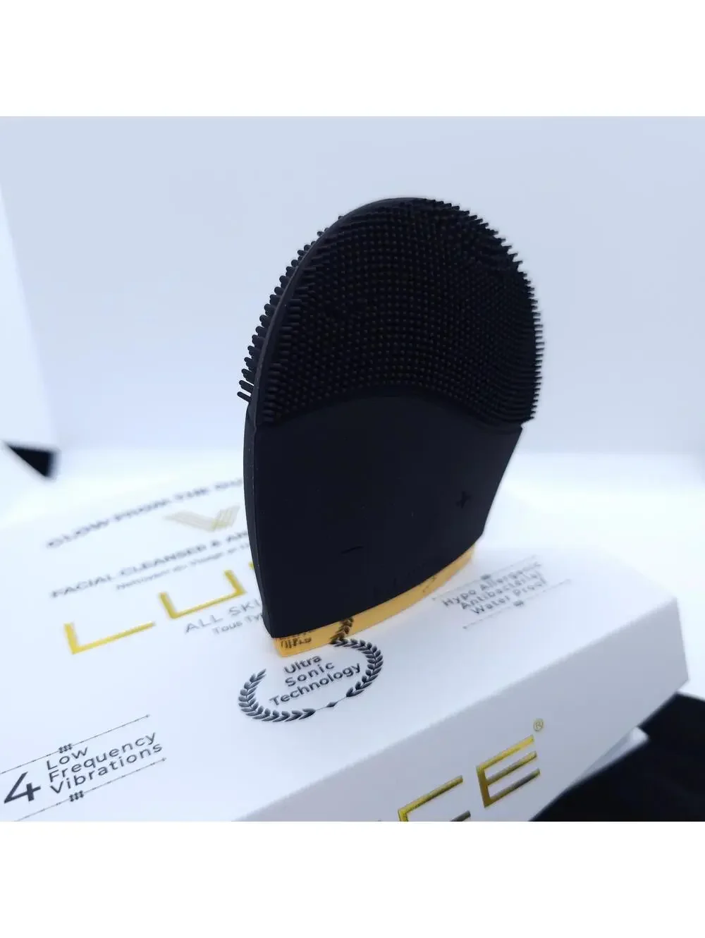 LUCE180 Anti-Aging Pulsating Facial Cleansing Device ~ Rechargeable WaterProof